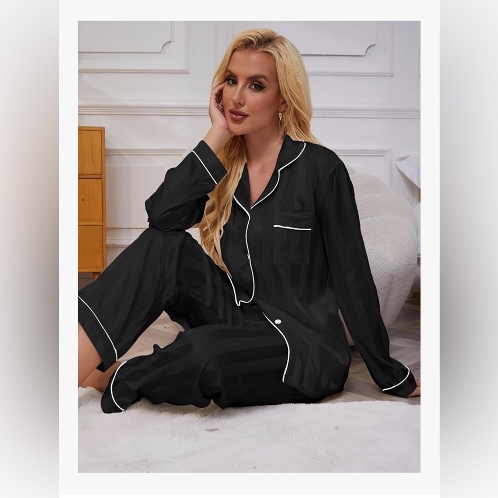 2 Piece Lounge Set - Picture 2 of 2